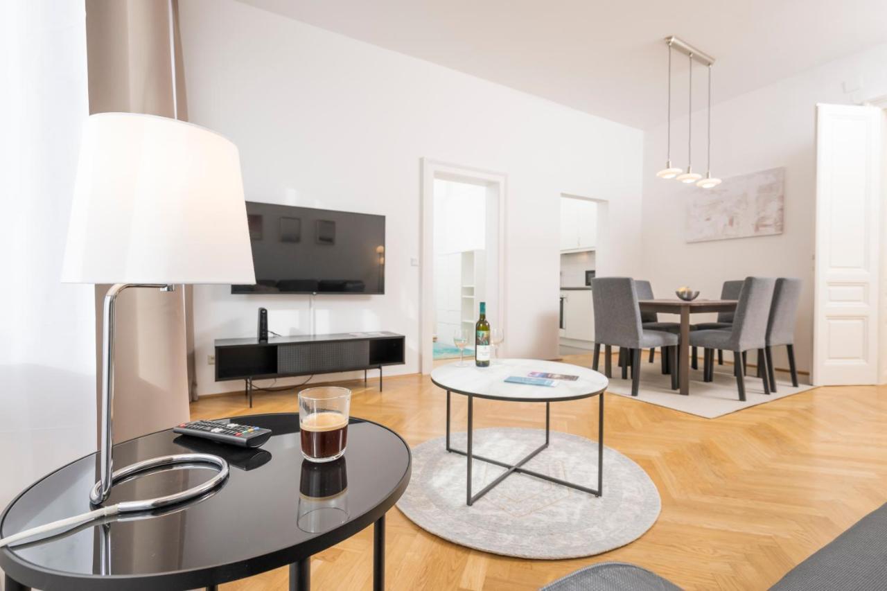 Luxury Suites Liechtenstein Bécs Kültér fotó