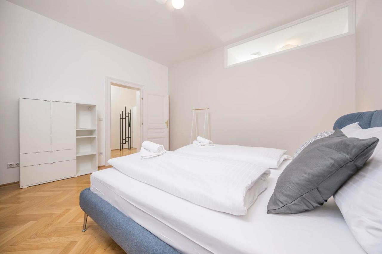 Luxury Suites Liechtenstein Bécs Kültér fotó