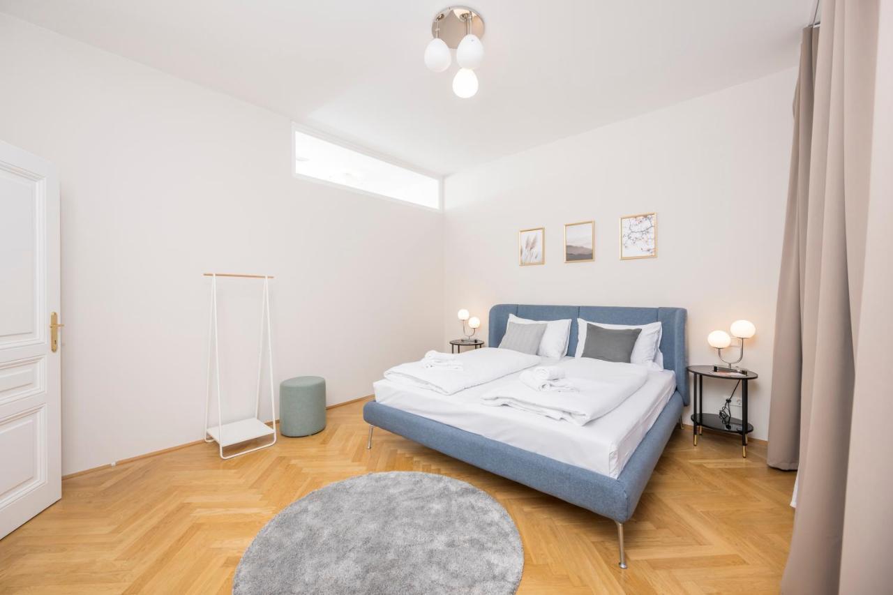 Luxury Suites Liechtenstein Bécs Kültér fotó