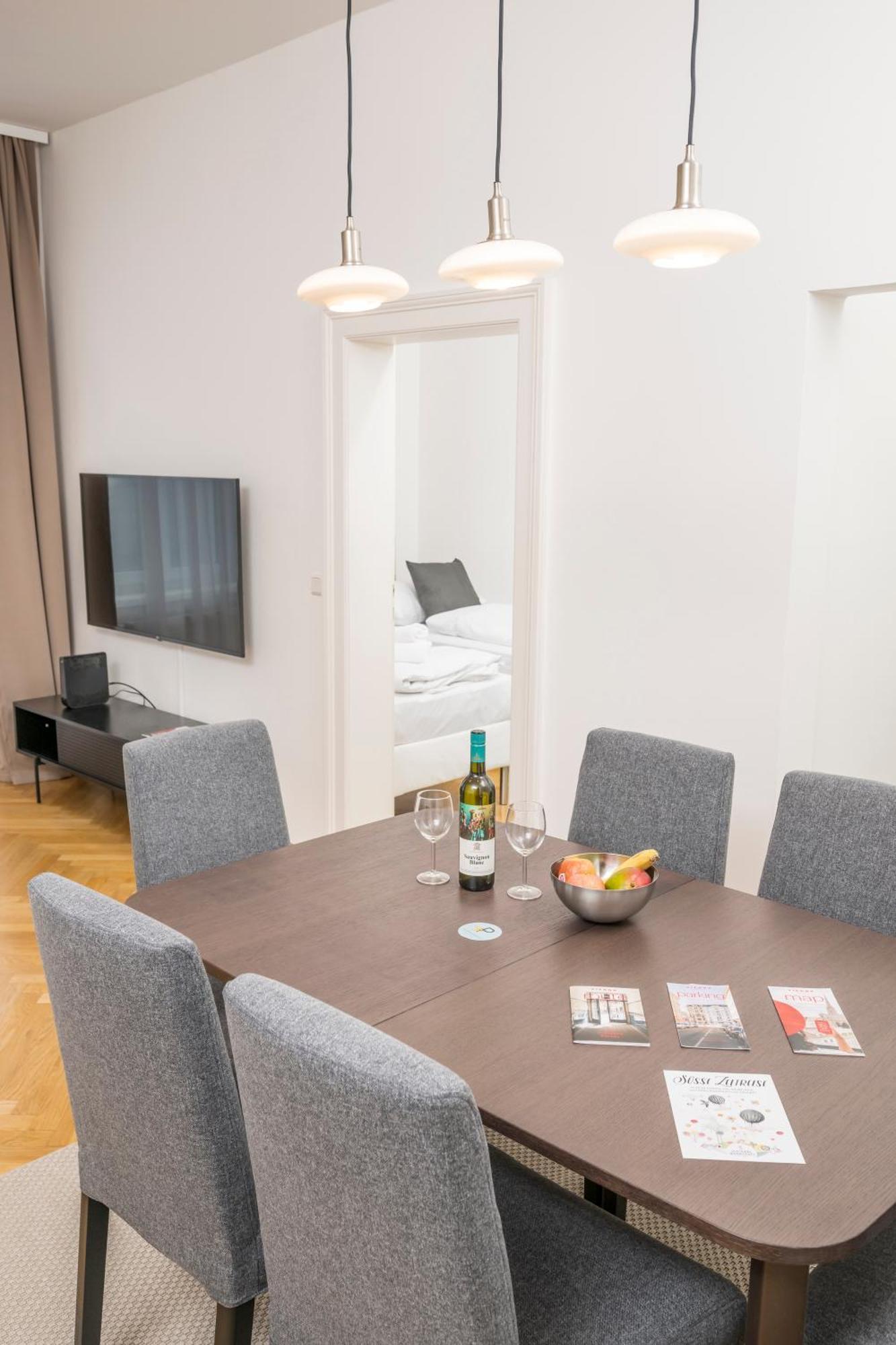 Luxury Suites Liechtenstein Bécs Kültér fotó
